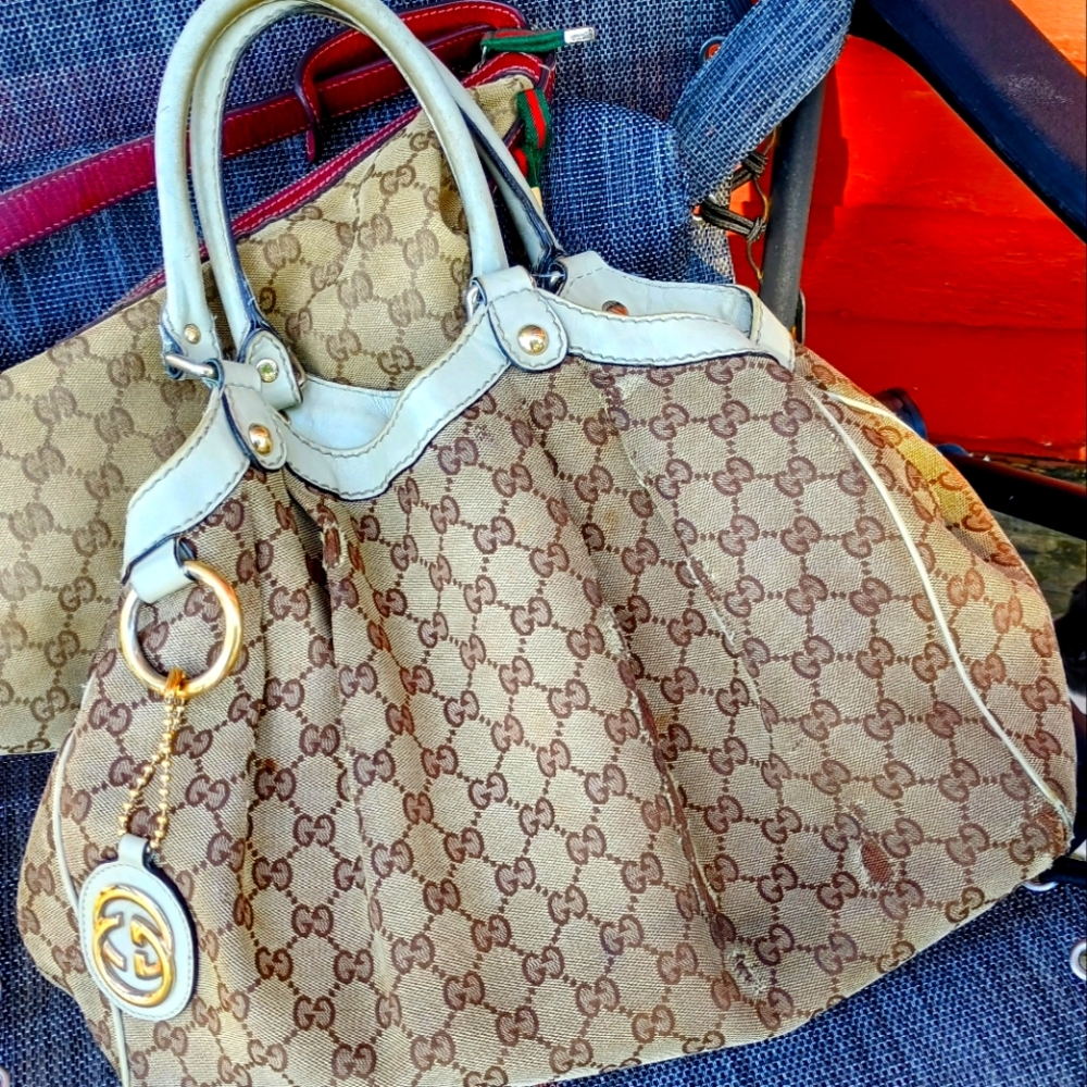 Adorable Authentic Gucci Canvas Bag